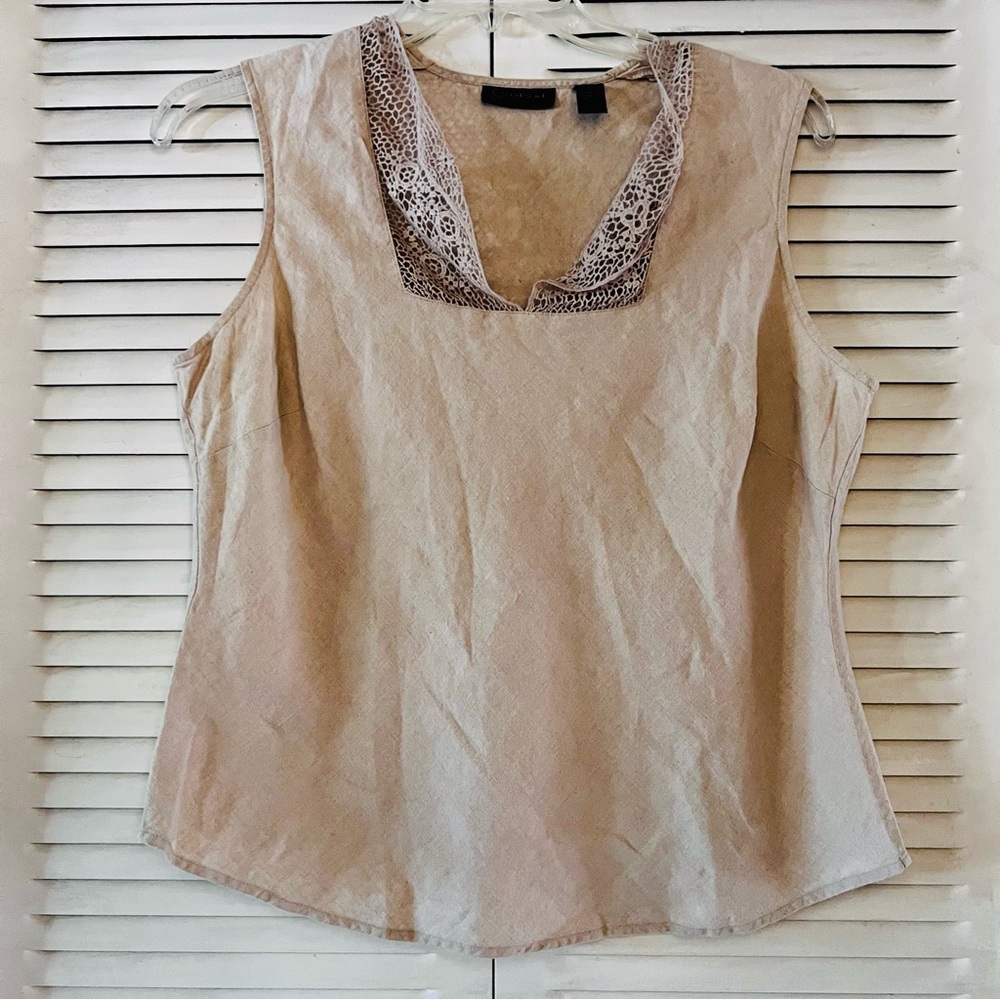 Context Sleeveless Top
